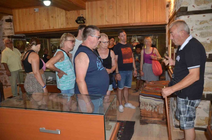 Antalya’nın 800 Yıllık Mahallesi Avrupalı Turistlerin Uğrak Noktası Oldu