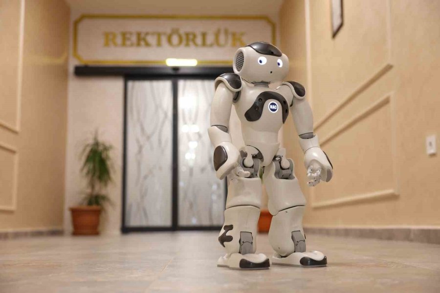 Tübitak Destekli Robot Projesi, Rektör Türkdoğan’a Tanıtıldı