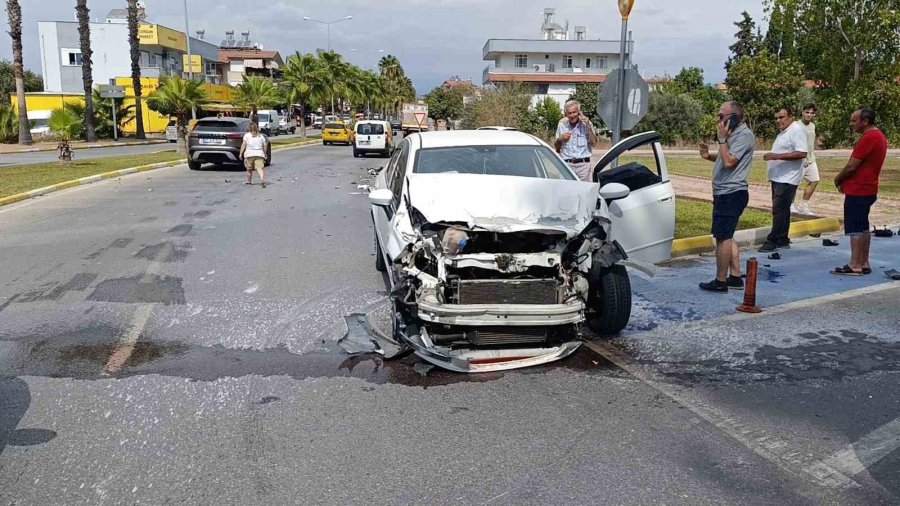 Hurdaya Dönen Araçtan Yara Almadan Kurtuldu