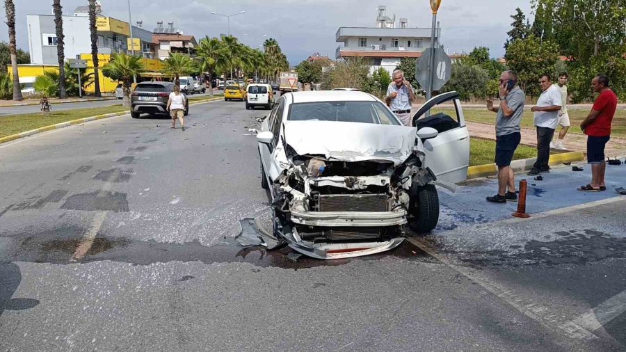 Hurdaya Dönen Araçtan Yara Almadan Kurtuldu