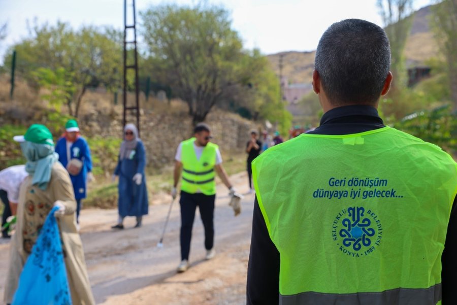 Selçuklu Belediyesi’nden Çevre Gönüllüleriyle Birlikte Anlamlı Etkinlik