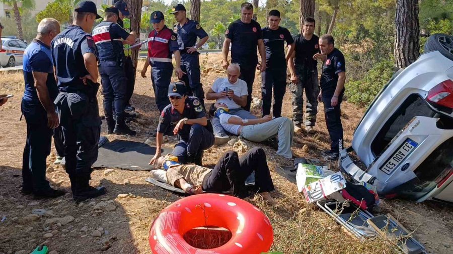 Kaza Yapan Kızının Elini Bir An Olsun Bırakmadı