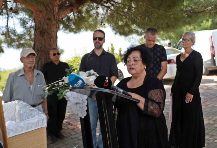 Türkiye Aşığı Alman Filozofun Eşi Hayatını Kaybetti