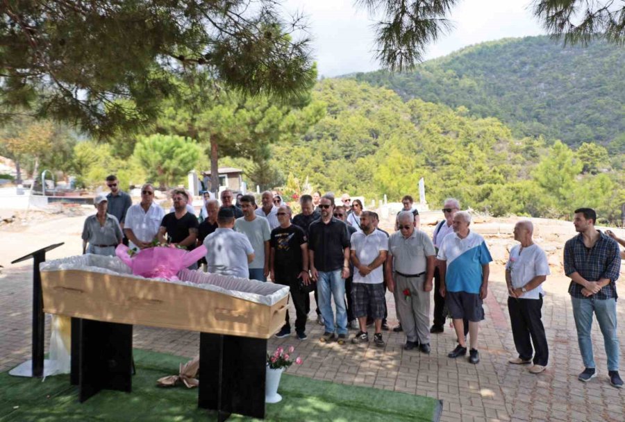 Türkiye Aşığı Alman Filozofun Eşi Hayatını Kaybetti