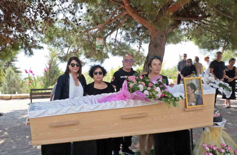 Türkiye Aşığı Alman Filozofun Eşi Hayatını Kaybetti