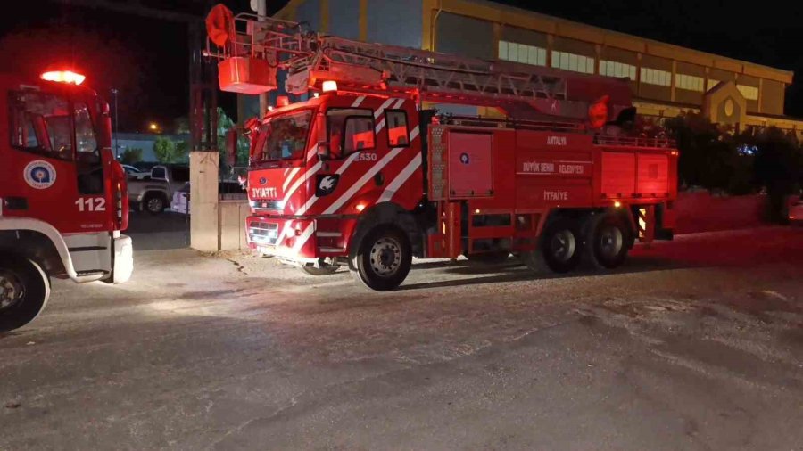 Manavgat Gençlik Merkezi’nde Yangın Paniği