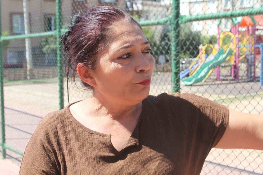 Basketbol Oynarken Kolu Tele Takılan Küçük Kız Kanlar İçinde Kaldı