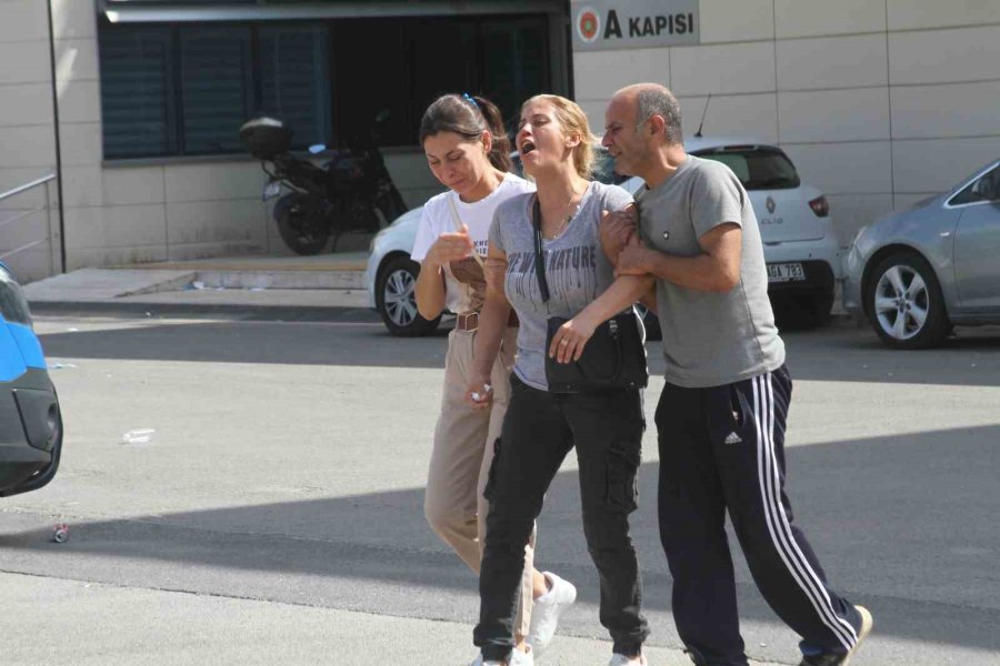 Kazada Ölen Hemşire Kızının Cenazesini Alan Anne Yürekleri Dağladı: "yükümü Aldım Gidiyorum"