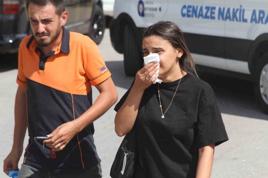 Kazada Ölen Hemşire Kızının Cenazesini Alan Anne Yürekleri Dağladı: "yükümü Aldım Gidiyorum"