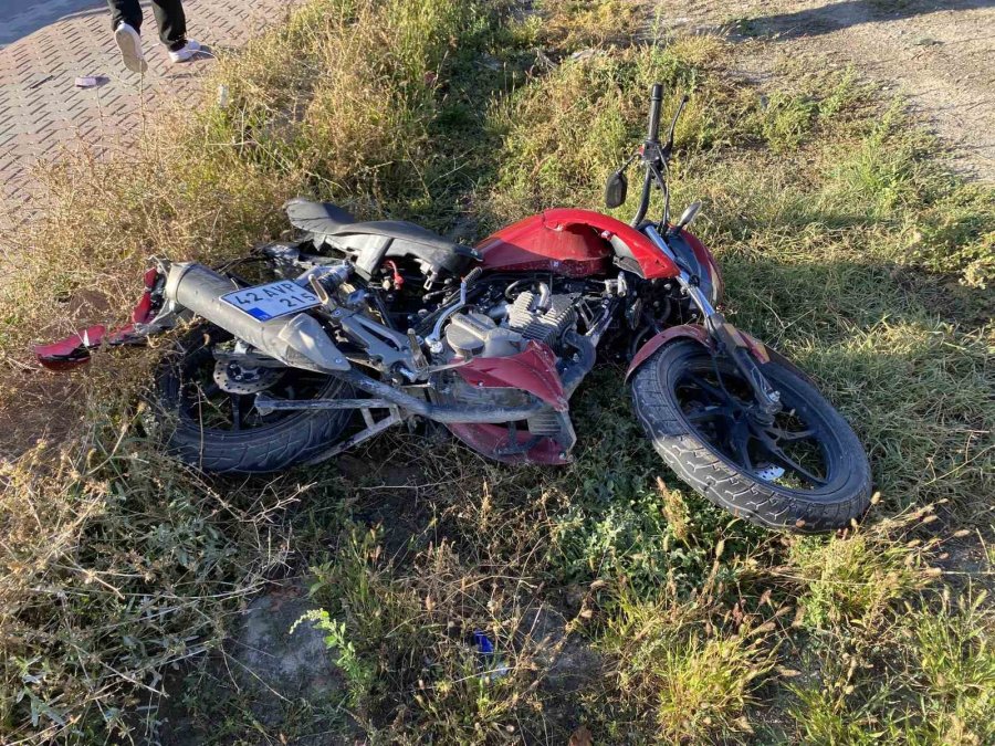 Konya’da Motosiklet Ve Otomobil Çarpıştı: 2 Çocuk Yaralandı