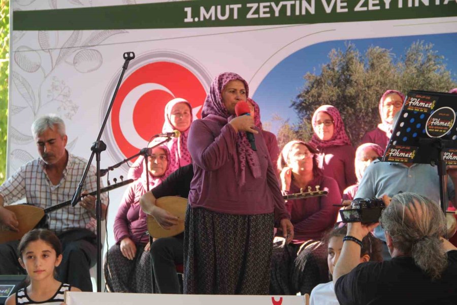 Mersin’de Şalvarlı Kadınlar Korosu