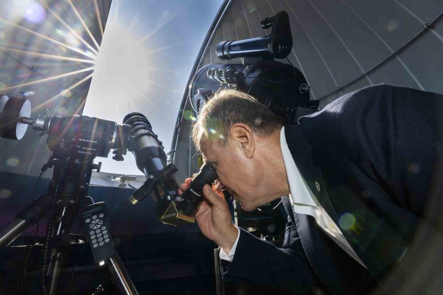 Seçer, Mercan Bilim Merkezi’nde Öğrencilerle Bir Araya Geldi