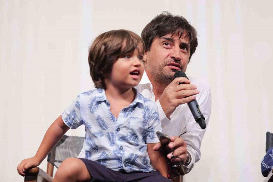 ’savrulan Zaman’ Filminin Prömiyeri Antalya’da Yapıldı