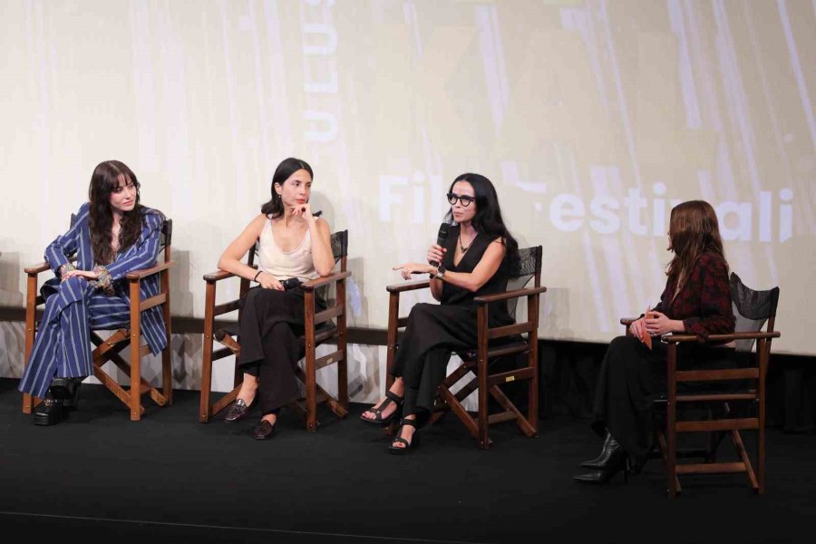 ’savrulan Zaman’ Filminin Prömiyeri Antalya’da Yapıldı