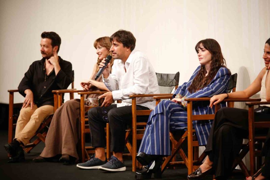 ’savrulan Zaman’ Filminin Prömiyeri Antalya’da Yapıldı