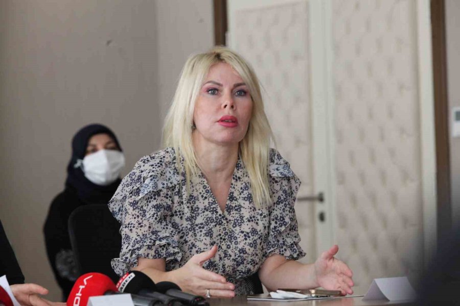 Dört Ameliyathanede Eş Zamanlı Yapılan Operasyonlarla 8 Hayat Birbirine Çapraz Bağlandı