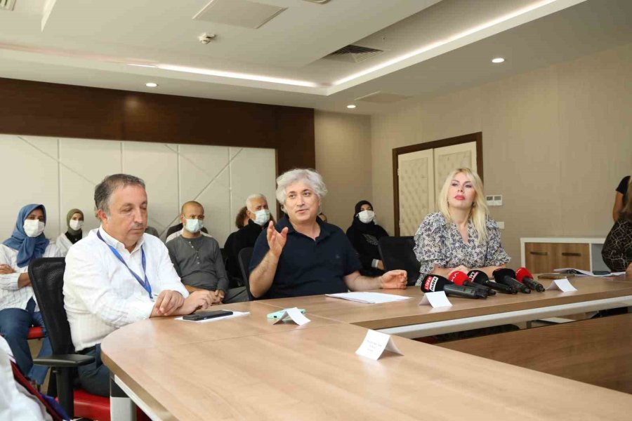 Dört Ameliyathanede Eş Zamanlı Yapılan Operasyonlarla 8 Hayat Birbirine Çapraz Bağlandı