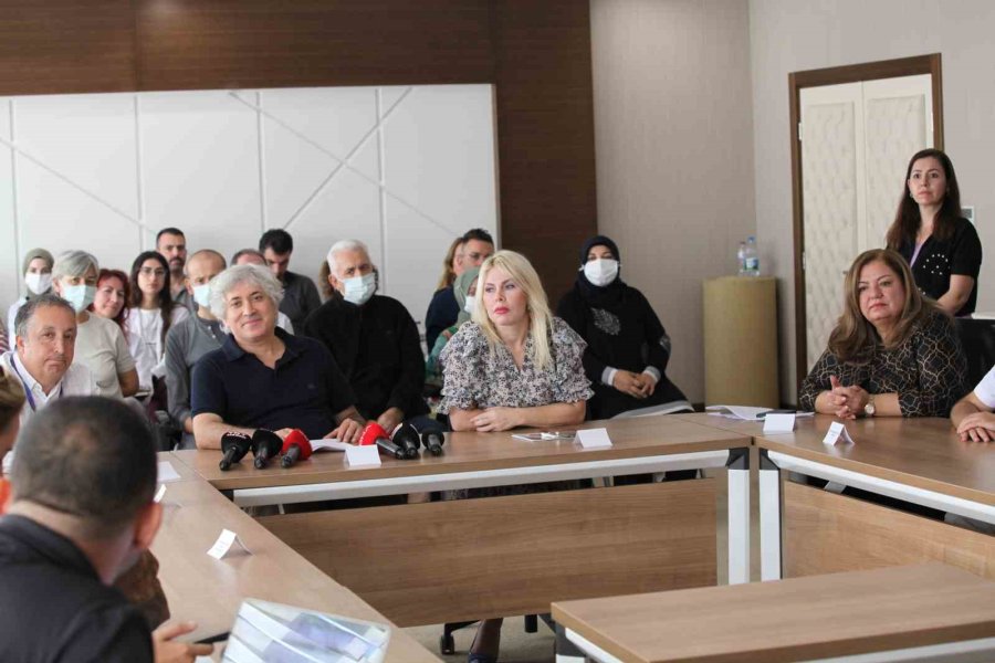 Dört Ameliyathanede Eş Zamanlı Yapılan Operasyonlarla 8 Hayat Birbirine Çapraz Bağlandı