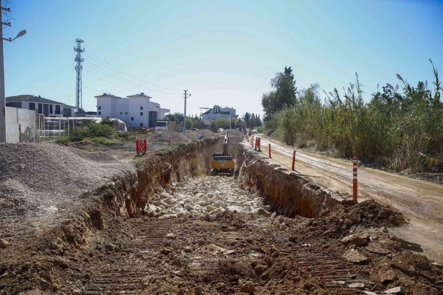 Büyükşehir’den Aksu’da 185 Milyonluk Altyapı Çalışması