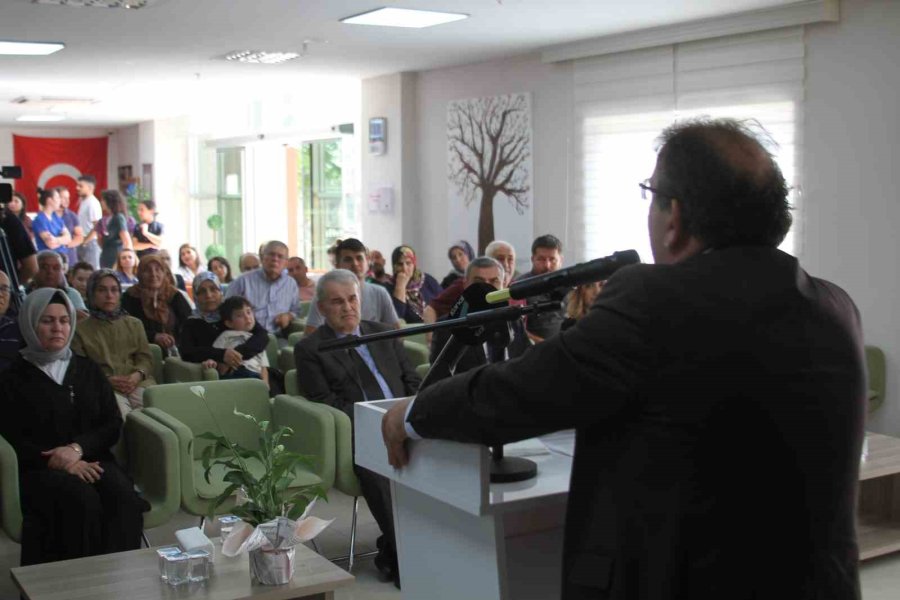 Palyatif Bakım Kliniğinde Yatan Hasta Ve Hasta Yakınları İçin Özel Moral Etkinliği