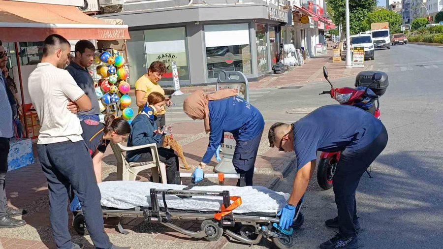 Antalya’da ’u’ Dönüşü Yapan Otomobille Çarpışan Motosikletli Yaralandı