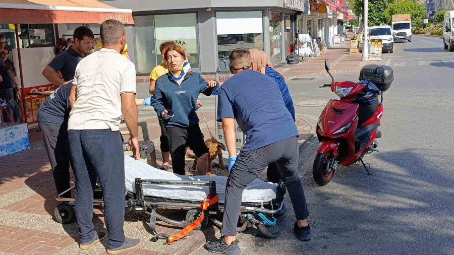 Antalya’da ’u’ Dönüşü Yapan Otomobille Çarpışan Motosikletli Yaralandı