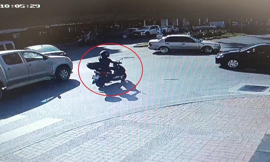 Antalya’da ’u’ Dönüşü Yapan Otomobille Çarpışan Motosikletli Yaralandı