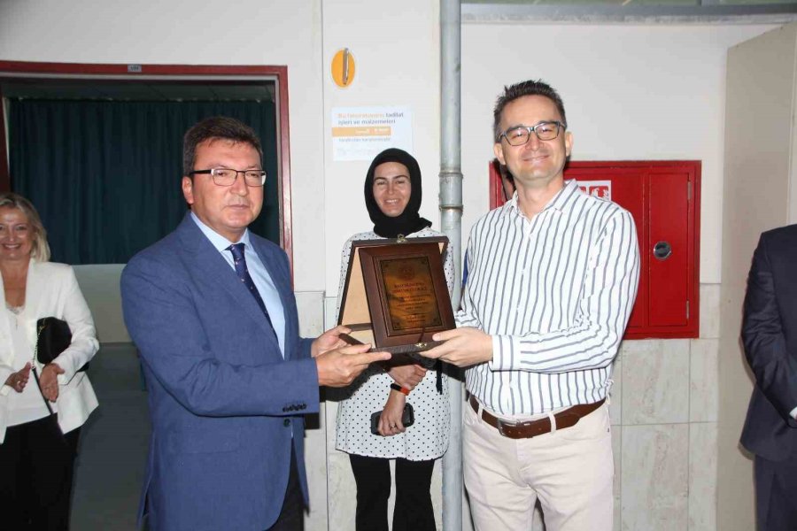 Serik’te Hayırsever Firmadan Fen Lisesine 3 Laboratuvar