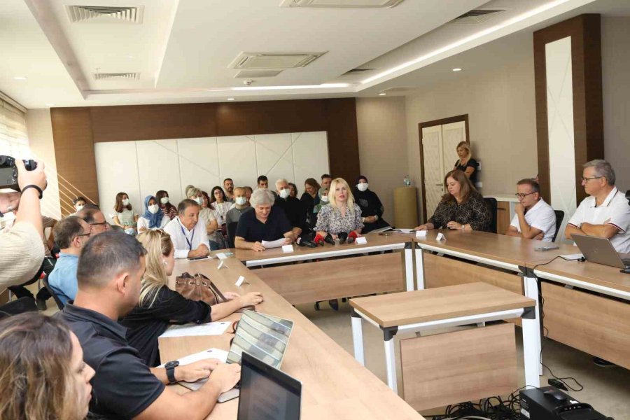 Dört Ameliyathanede Eş Zamanlı Yapılan Operasyonlarla 8 Hayat Birbirine Çapraz Bağlandı