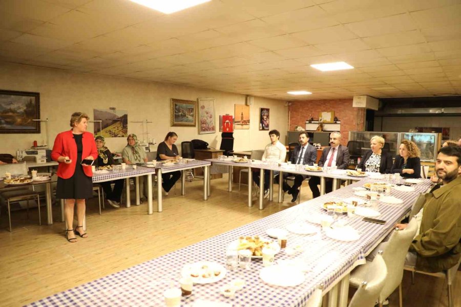 Mahmudiye’de Akşam Toplantısında Atçılık Ve Tarım Turizmi Değerlendirildi