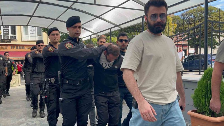 Husumetlisini Sokak Ortasında Pompalı Tüfekle Öldüren Şahıs Adliyeye Sevk Edildi