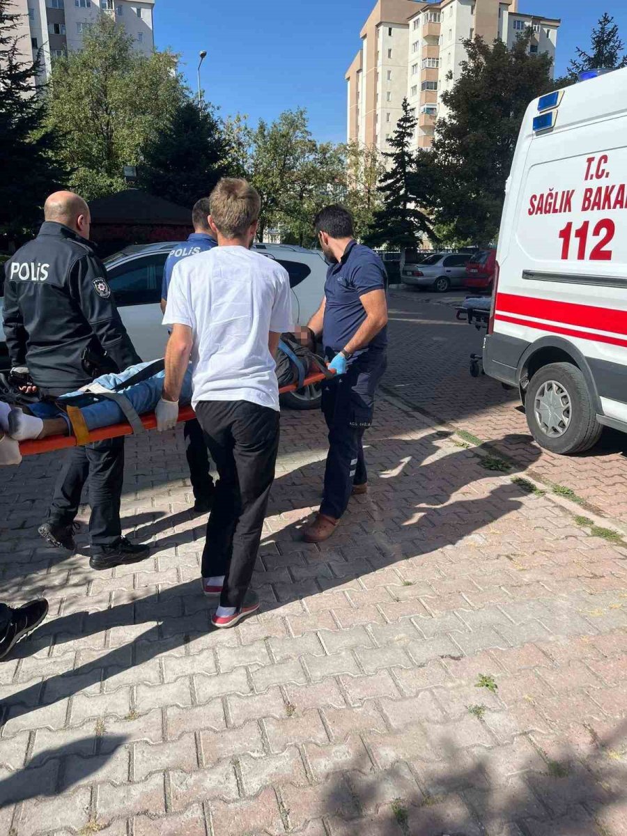 Hakkında 5 Yakalama Emri Bulunan Şüpheli Polisi Görünce 2. Kattan Atladı