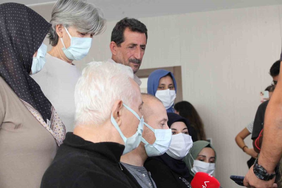 Dört Ameliyathanede Eş Zamanlı Yapılan Operasyonlarla 8 Hayat Birbirine Çapraz Bağlandı