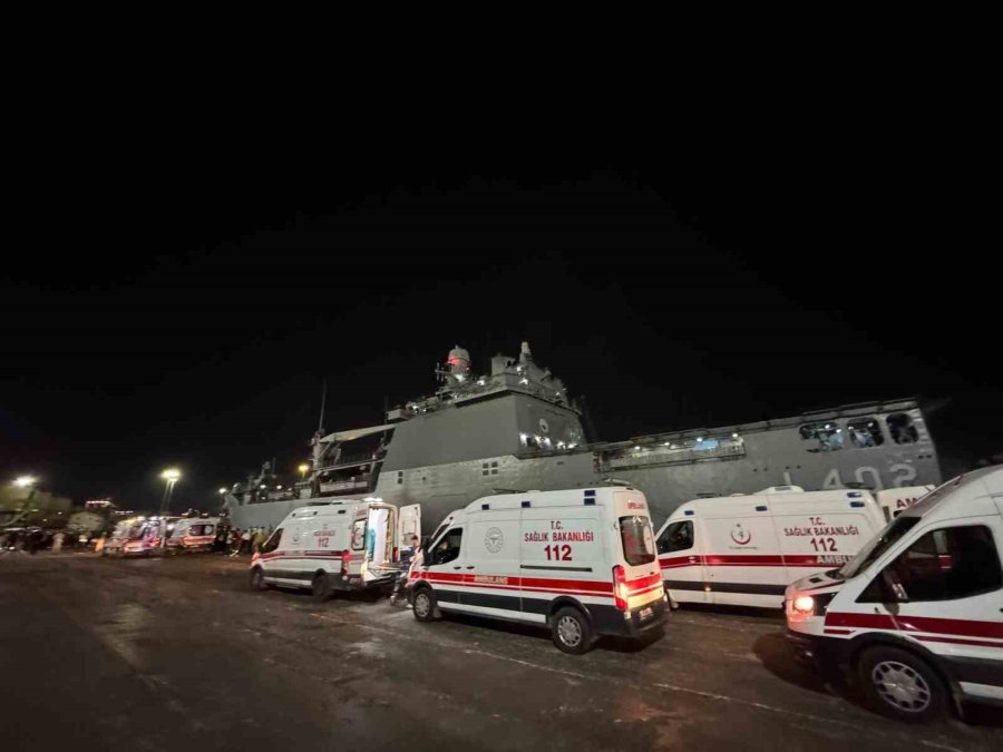 Lübnan’dan Tahliye Operasyonu: Deniz Kuvvetlerine Ait İlk Gemi Mersin’e Ulaştı
