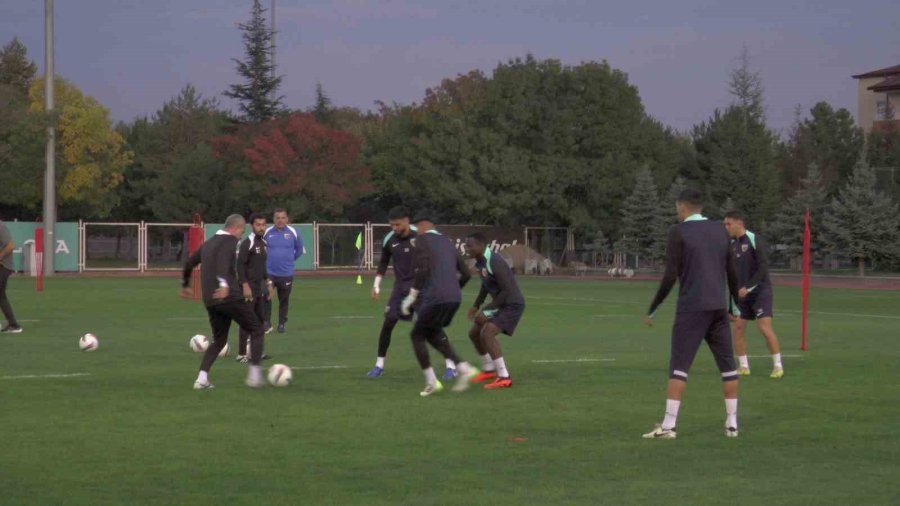 Kayserispor, Sinan Kaloğlu’yla İlk Antrenmanını Yaptı