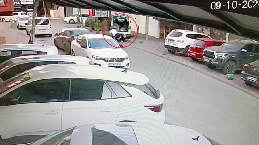 Ehliyetine El Konulan Motosiklet Sürücüsünün Tek Teker Şovu Hastanede Bitti