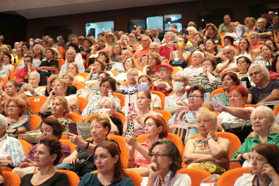 60+ Tazelenme Üniversitesinin İhtiyar Delikanlıları Dersbaşı Yaptı