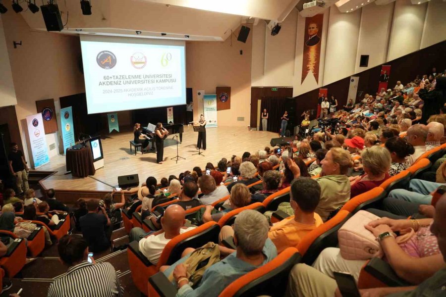 60+ Tazelenme Üniversitesinin İhtiyar Delikanlıları Dersbaşı Yaptı