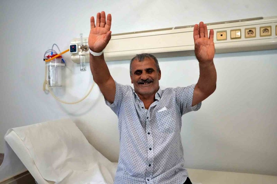 Antalya’da Kalplere ‘minimal’ Dokunuş: “göğüs Kafesindeki Kemikler Kesilmeden Bypass”