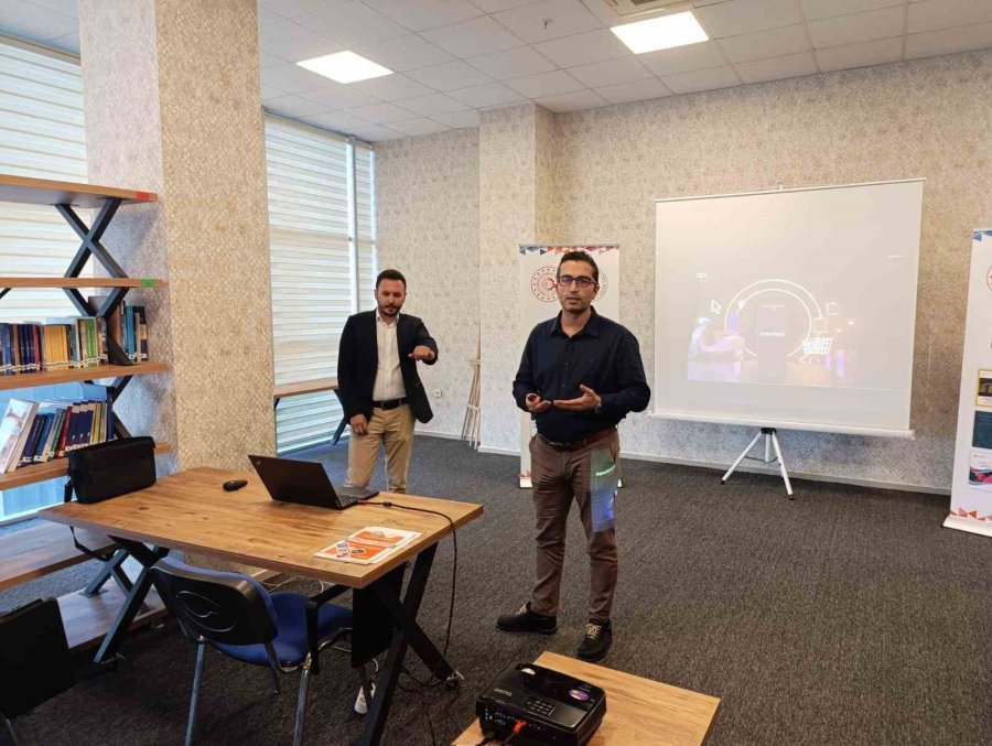 Baka Desteğiyle E-ticaret Ve Mikro İhracat Eğitimi Gerçekleştirildi