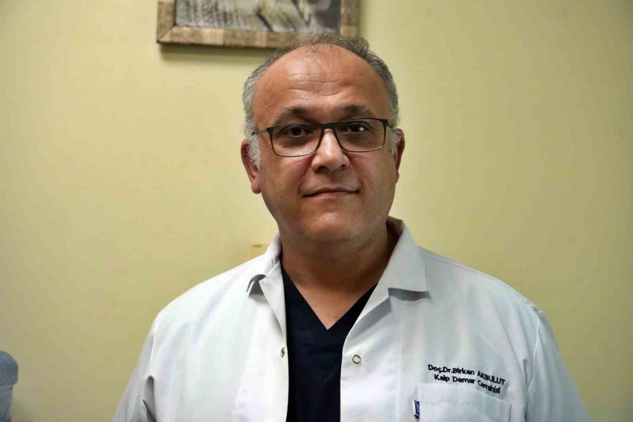 Antalya’da Kalplere ‘minimal’ Dokunuş: “göğüs Kafesindeki Kemikler Kesilmeden Bypass”