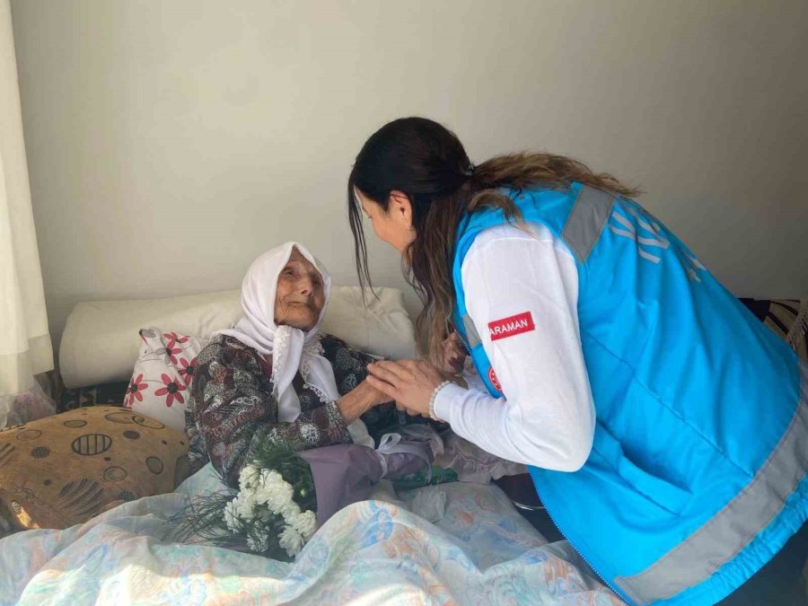 Asırlık Emine Nineye Doğum Günü Sürprizi