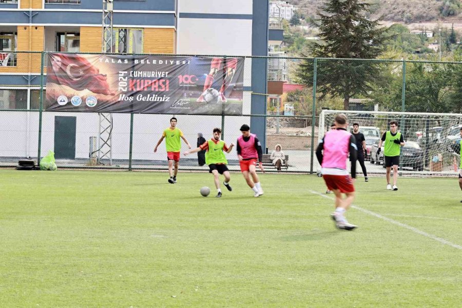 Talas’ın Cumhuriyet Kupası’nda Final Yürüyüşü