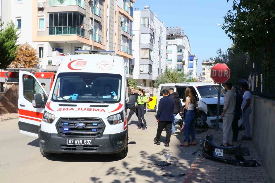 Mahalleli İsyan Etti: "dur Tabelasını Takan Yok"