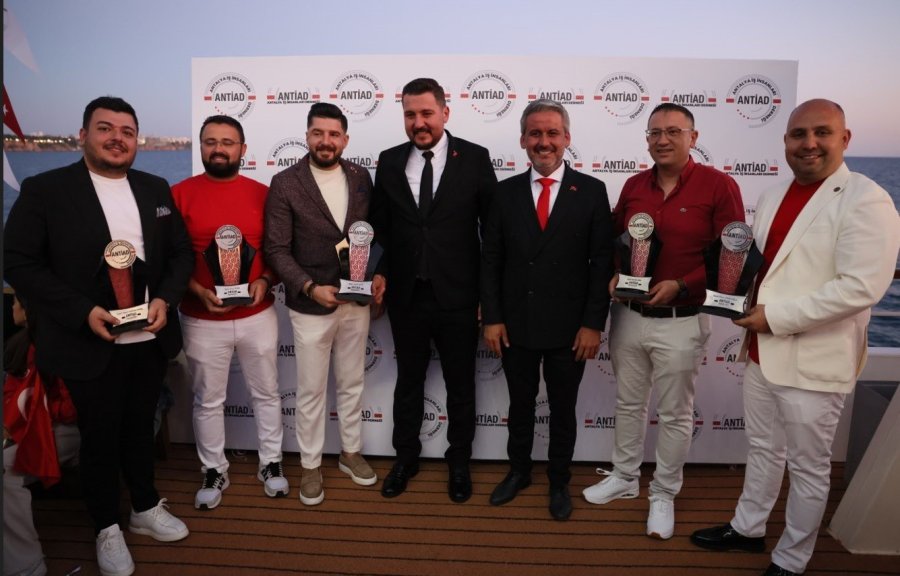 Antalya İş İnsanları Derneği, Cumhuriyet’in 101’nci Yılını Gemide Kutladı