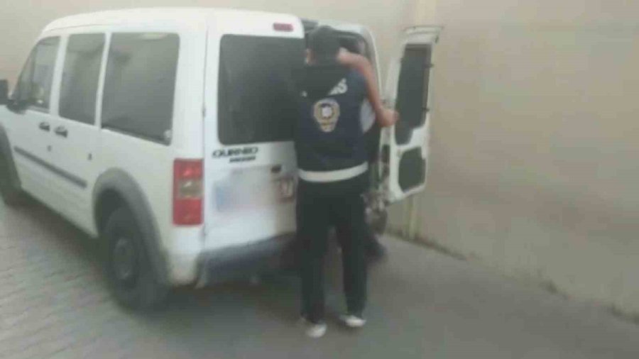 Hırsızlık Suçundan Kesinleşmiş Cezası Olan Şahıs Polisten Kaçamadı