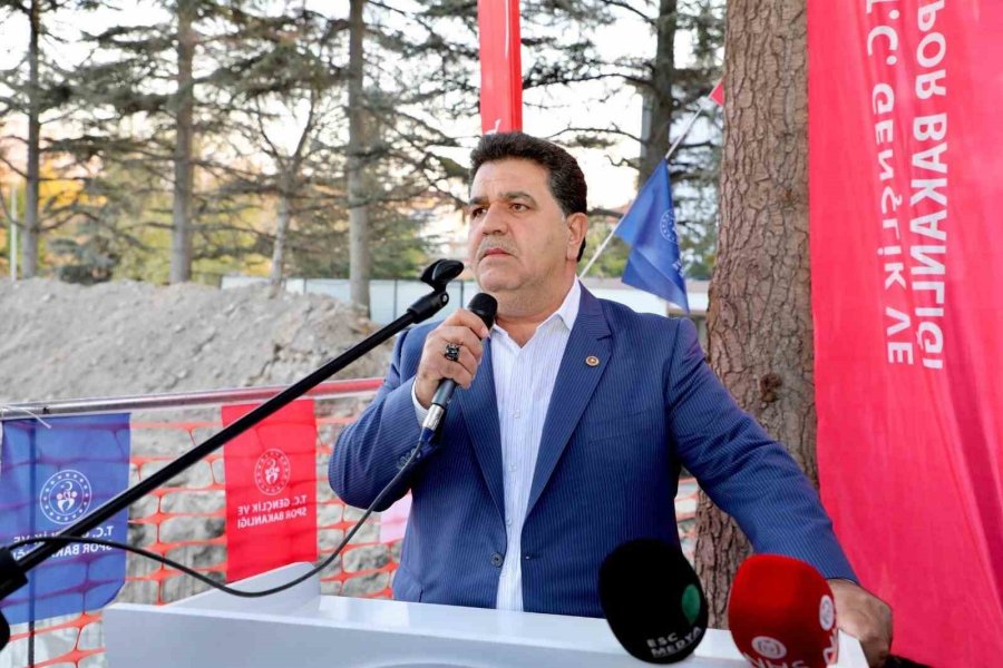 Niğde’de 375 İzleyici Kapasiteli Spor Salonunun Temeli Atıldı