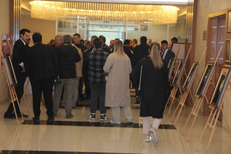 Kayseri Barosu’nda ’atatürk Portreleri Sergisi’ Açıldı