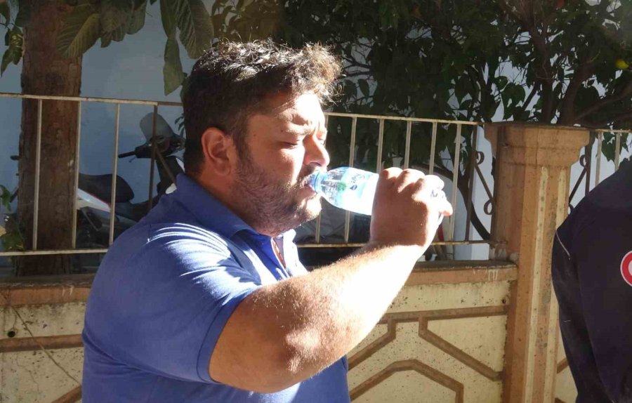 Gaz Sıkışması Bomba Gibi Patladı, 2 Belediye Çalışanı Yaralandı