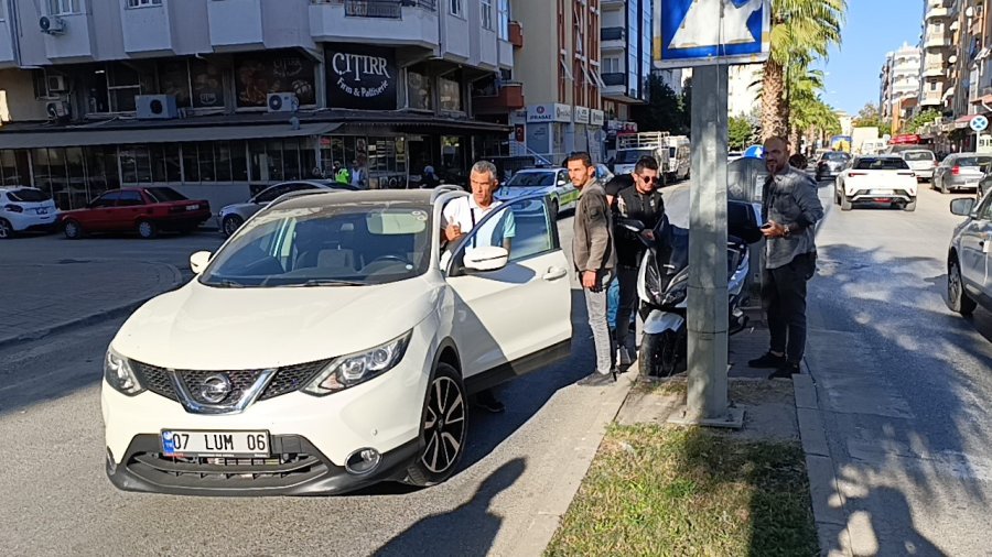 Otomobil İle Motosiklet Çarpıştı: 1 Yaralı